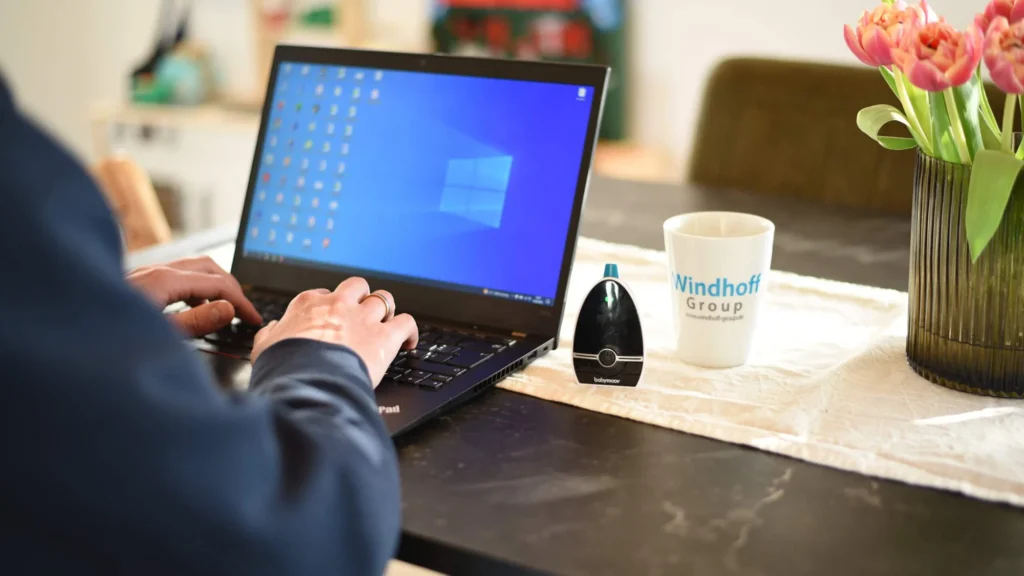 Ein IT Consultant ist für Konzeption und Implementierung zuständig.